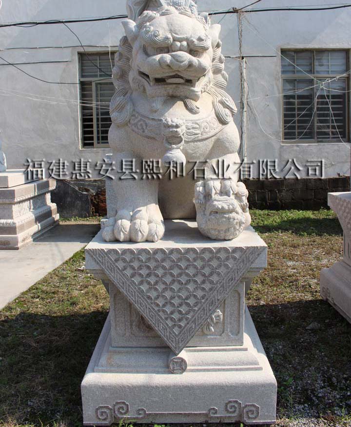 石雕狮子头柱子，石狮子雕刻厂家供应